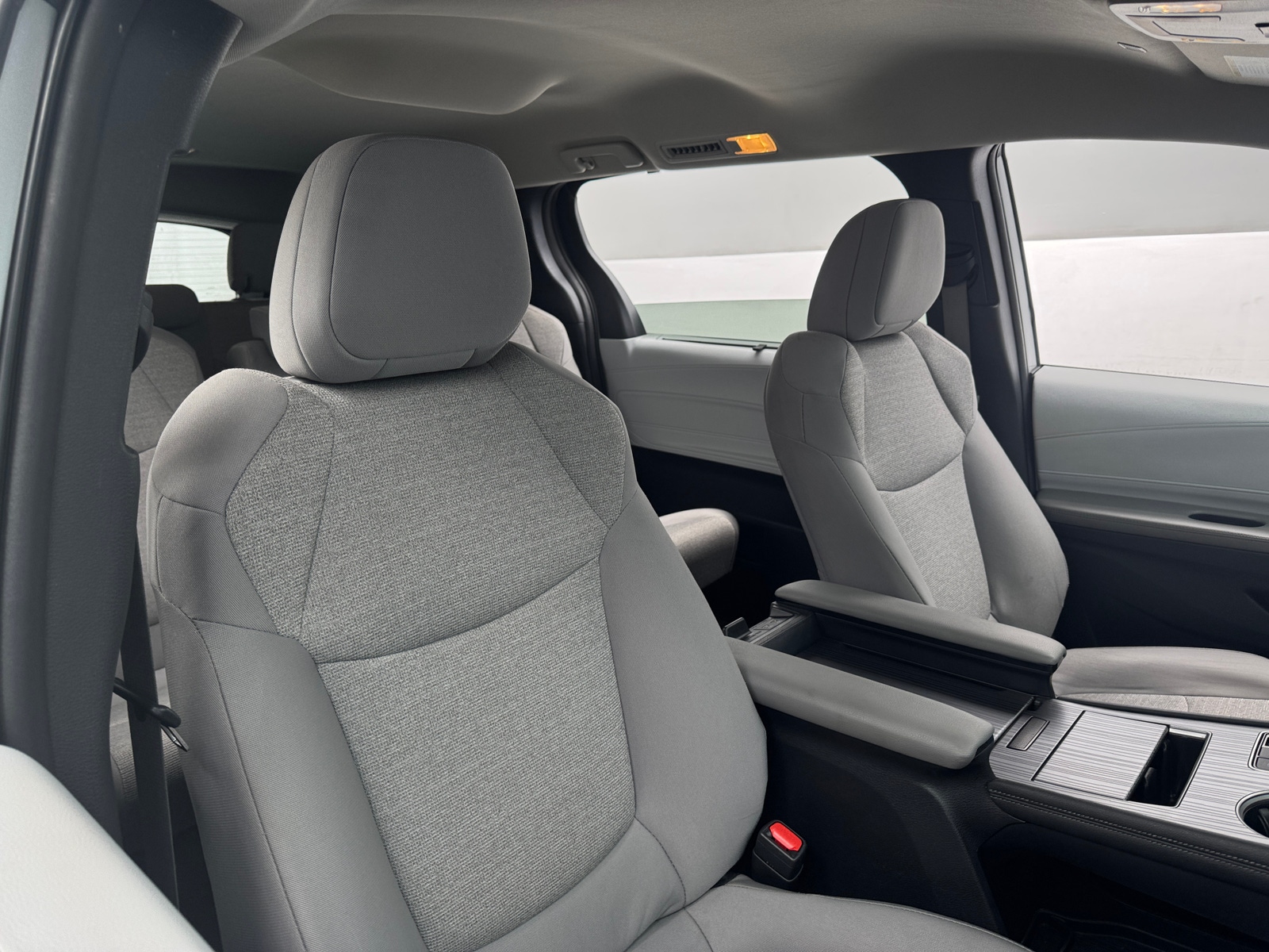 Thumbnail: 2025 Toyota Sienna - 2