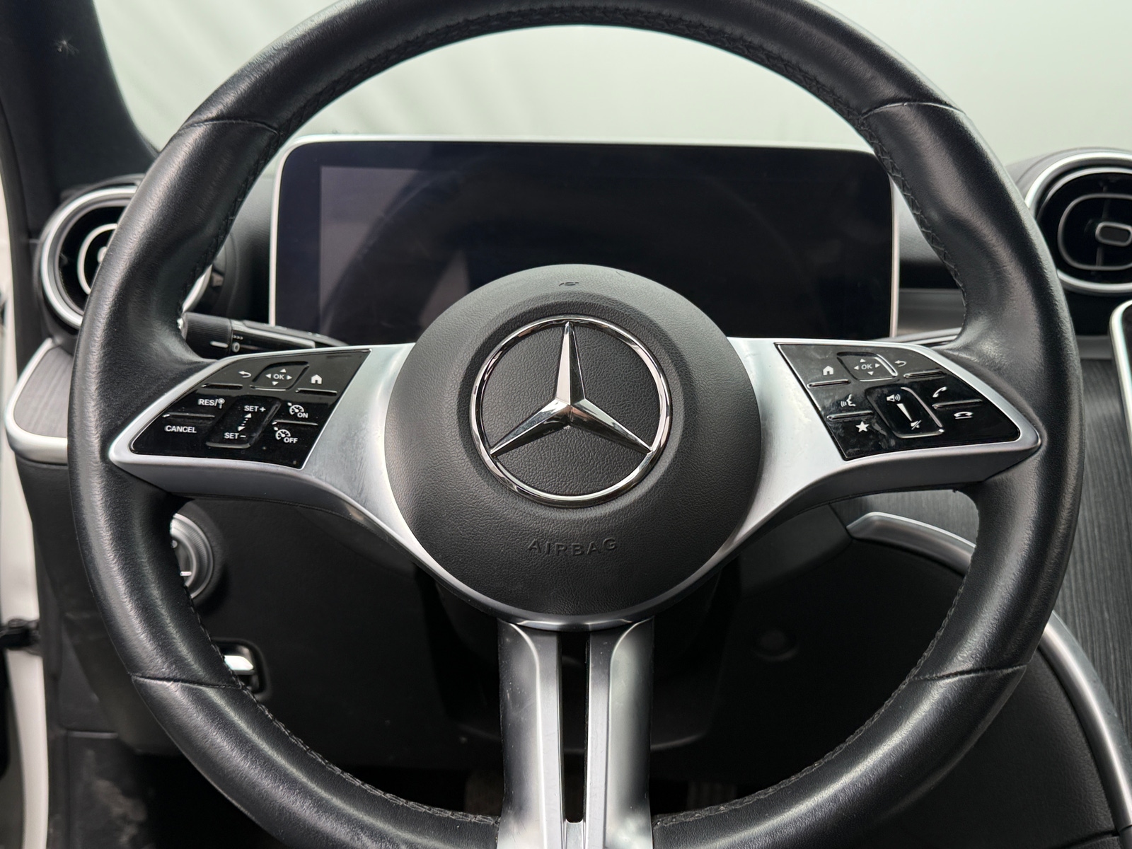 Thumbnail: 2022 Mercedes-Benz C-Class - 4