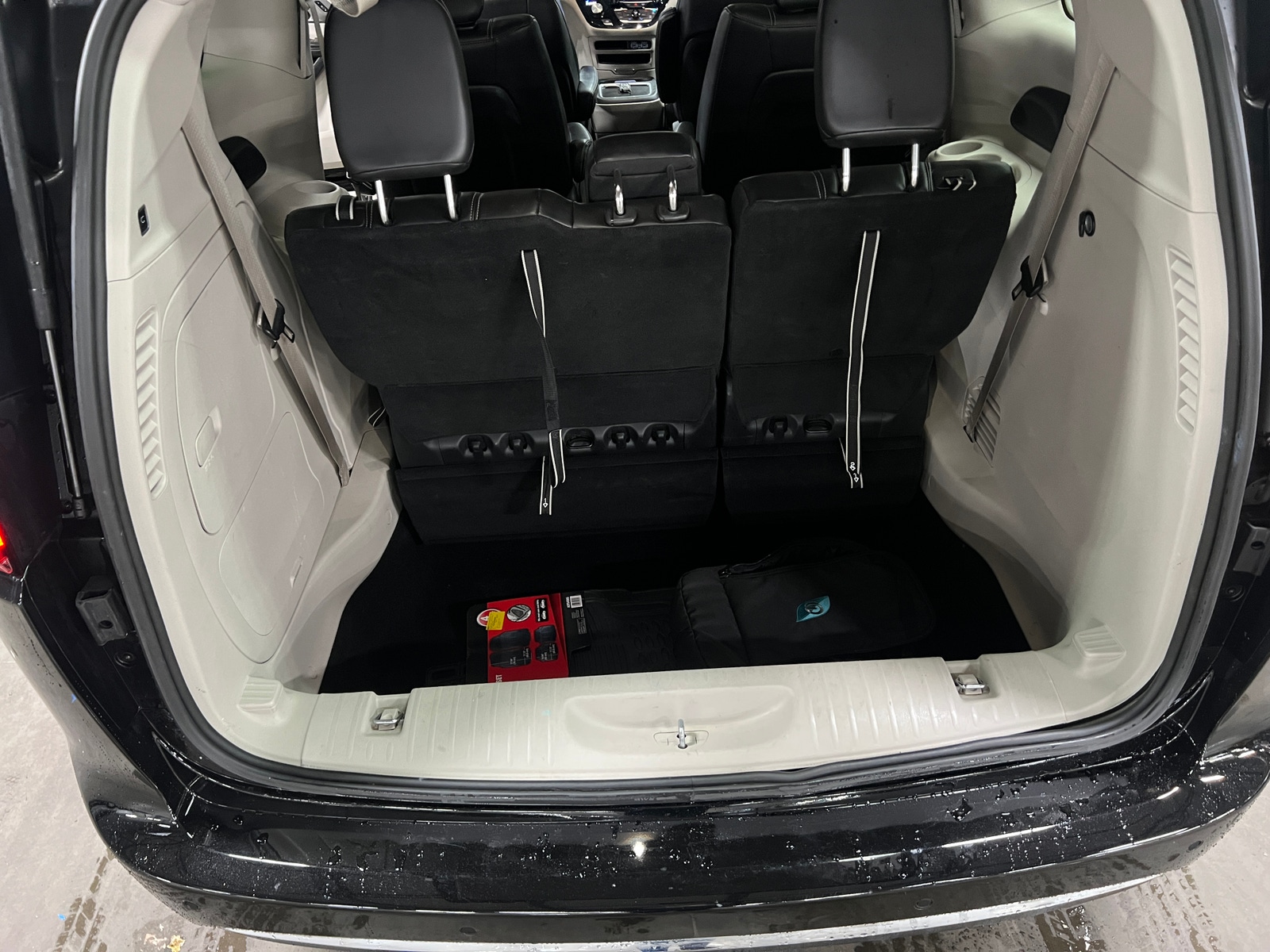 Thumbnail: 2024 Chrysler Pacifica - 6