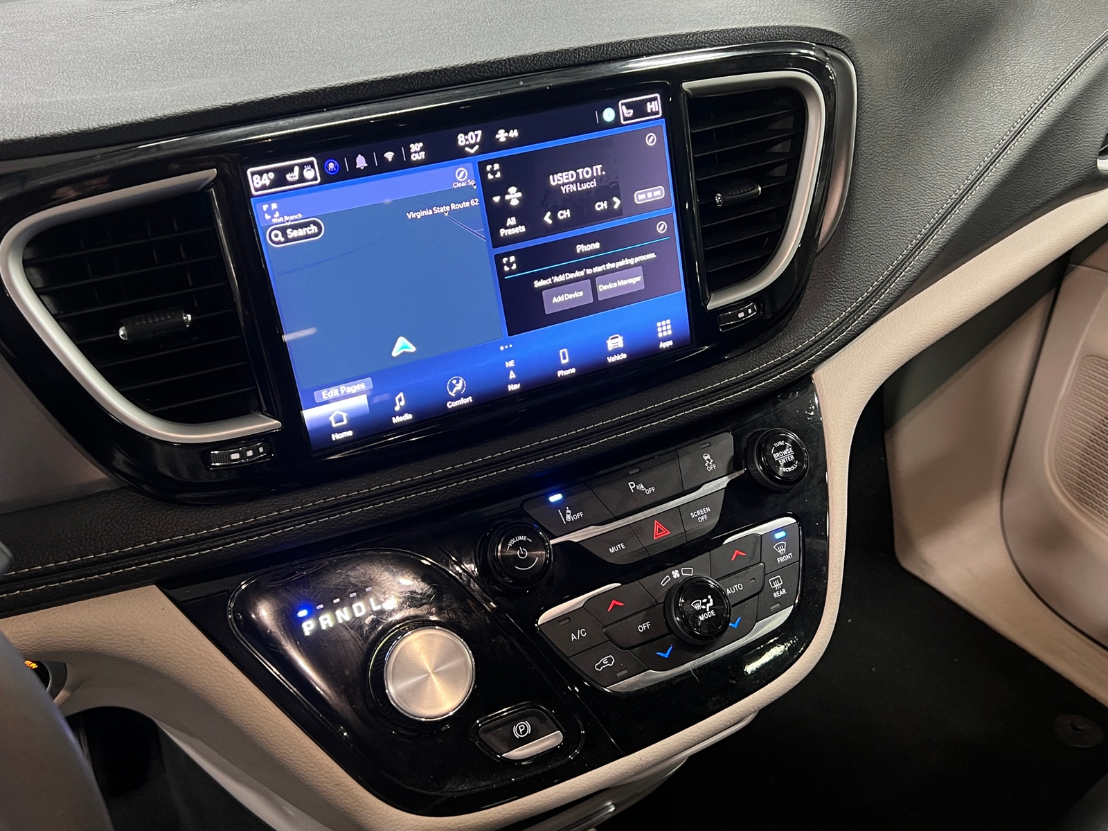 Thumbnail: 2024 Chrysler Pacifica - 3