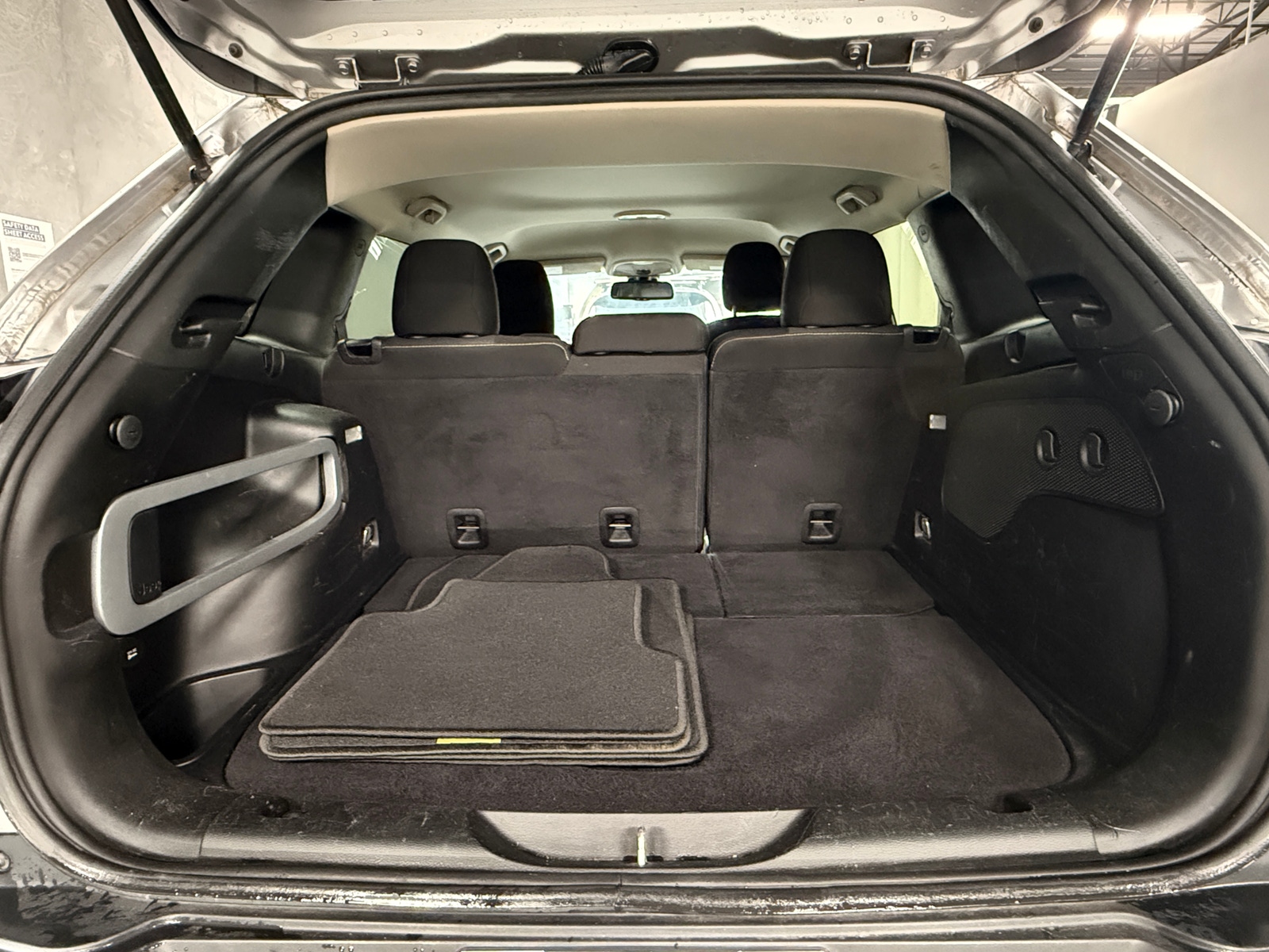 Thumbnail: 2016 Jeep Cherokee - 7