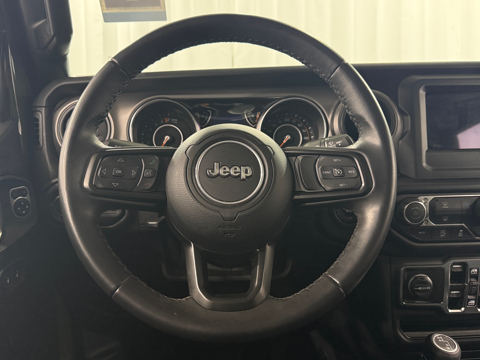 Thumbnail: 2022 Jeep Gladiator - 5