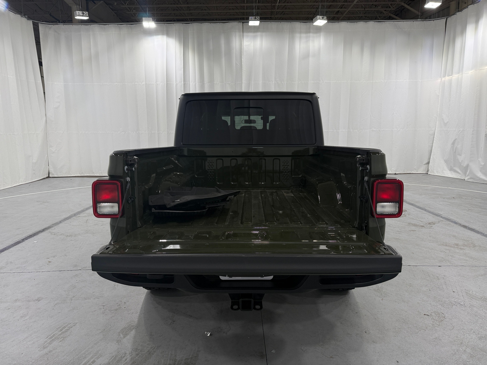 Thumbnail: 2022 Jeep Gladiator - 7