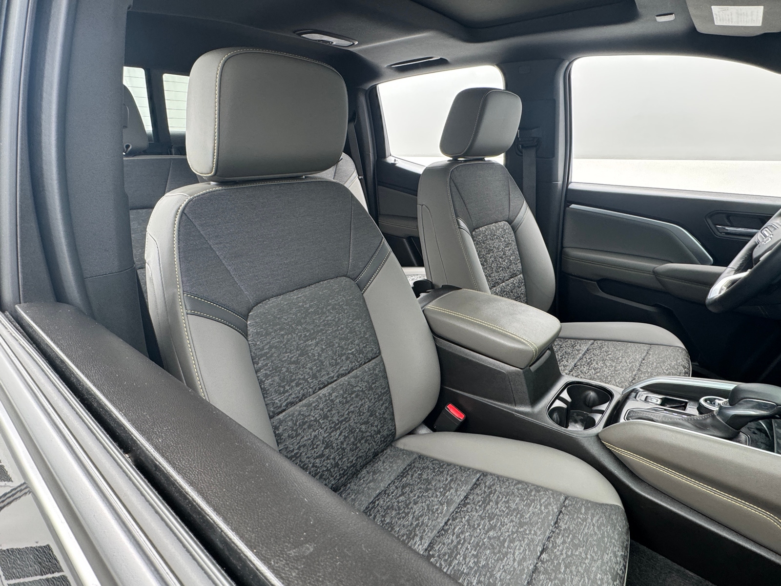 Thumbnail: 2024 Chevrolet Colorado - 2