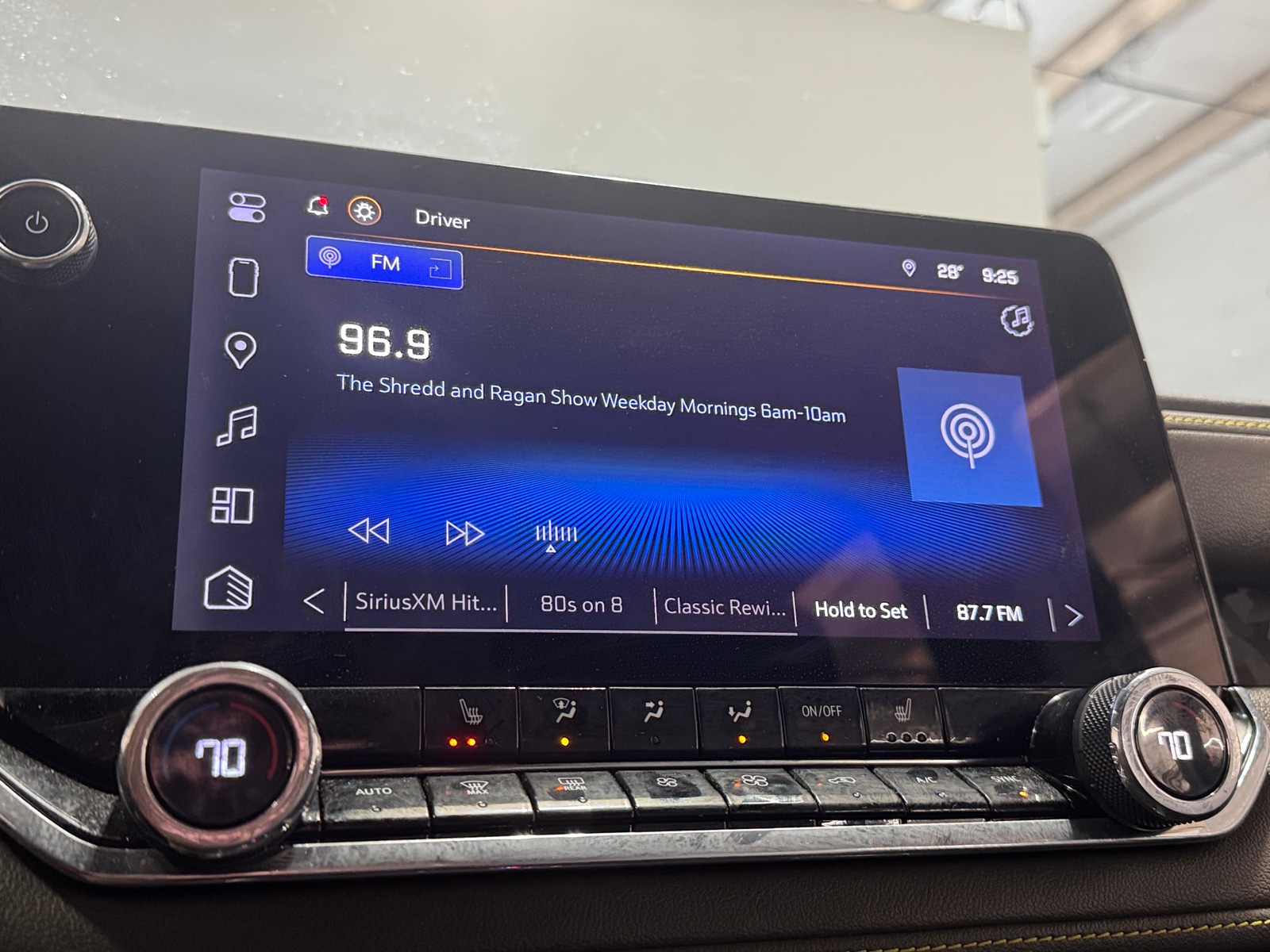 Thumbnail: 2024 Chevrolet Colorado - 4