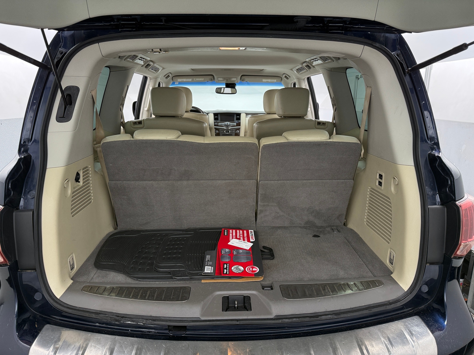 Thumbnail: 2017 INFINITI QX80 - 6