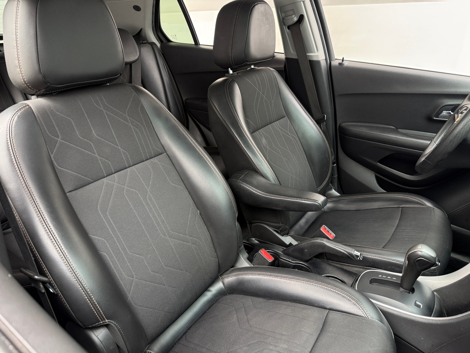 Thumbnail: 2021 Chevrolet Trax - 2