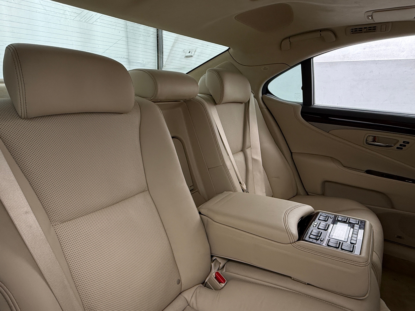 Thumbnail: 2013 Lexus LS - 6