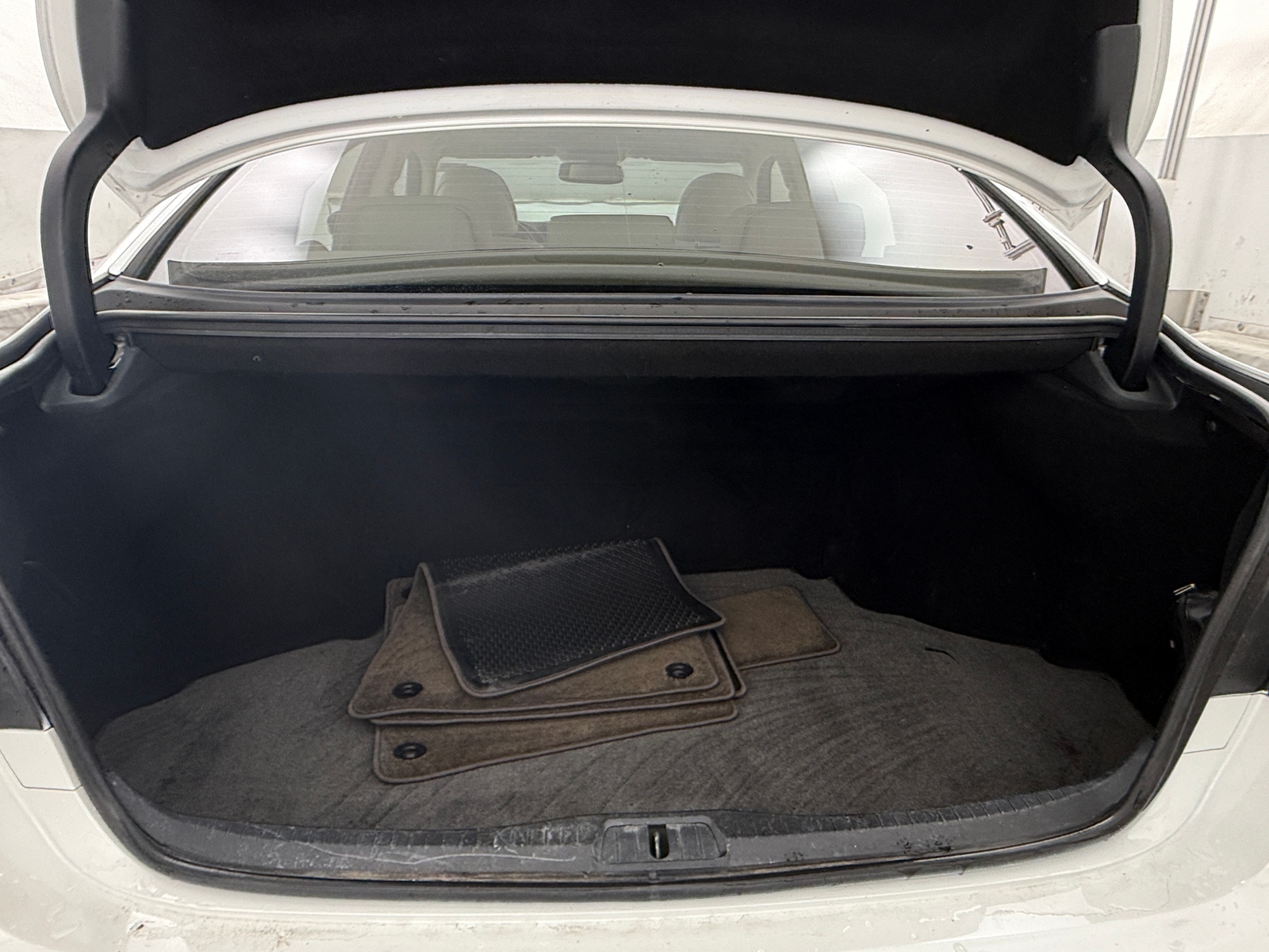 Thumbnail: 2013 Lexus LS - 7