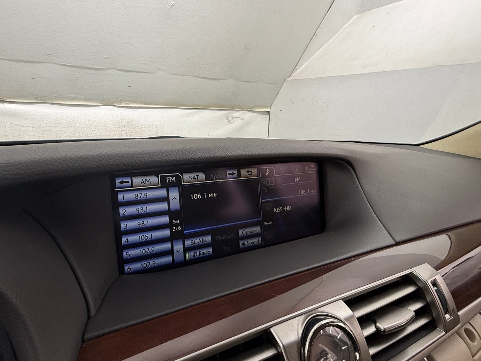 Thumbnail: 2013 Lexus LS - 4