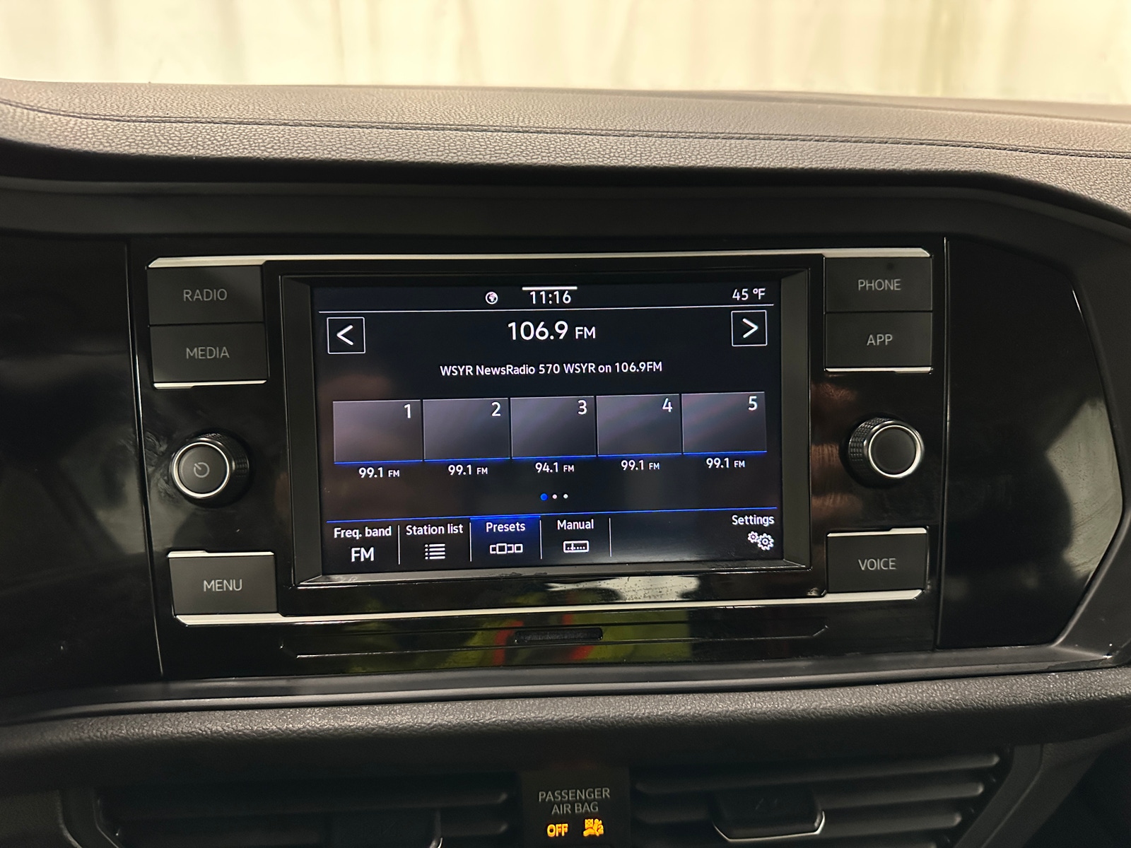 Thumbnail: 2024 Volkswagen Jetta - 4