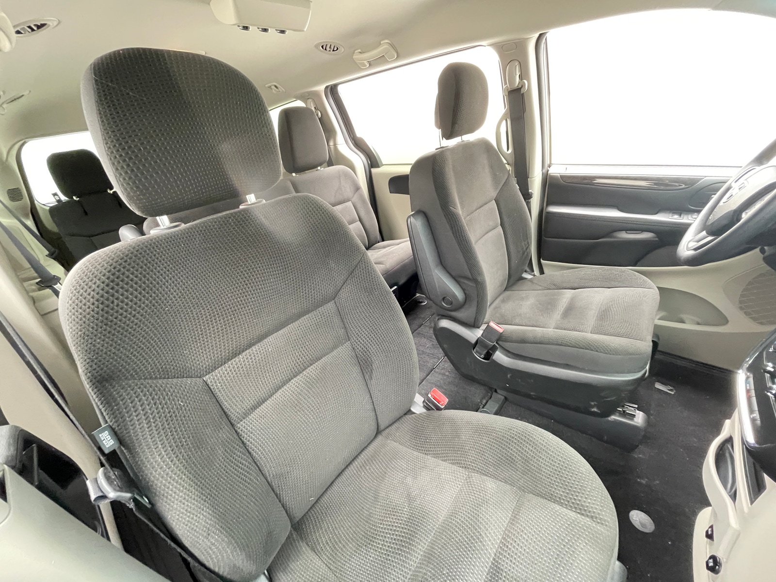 Thumbnail: 2017 Dodge Grand Caravan - 2