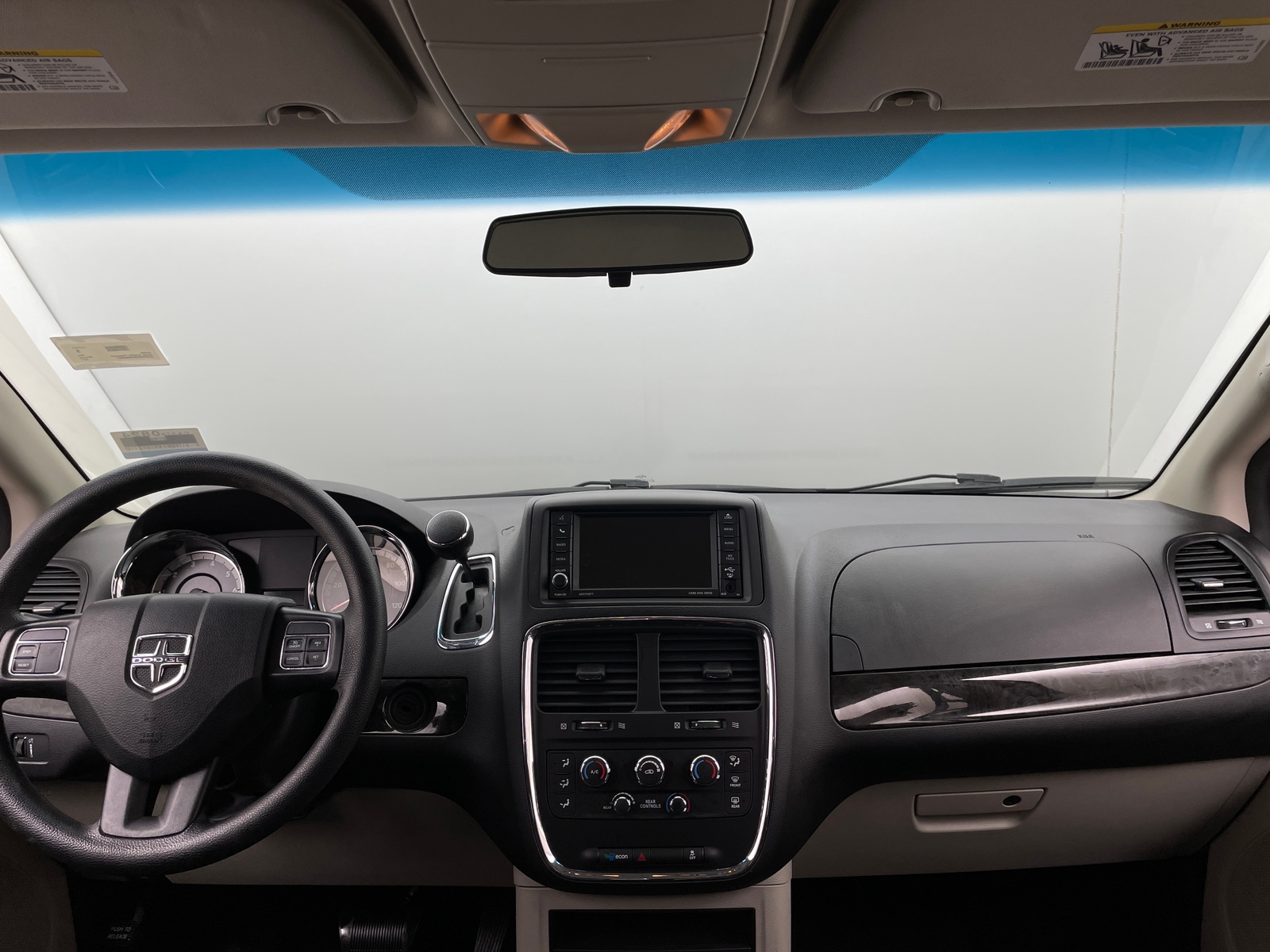 Thumbnail: 2017 Dodge Grand Caravan - 3