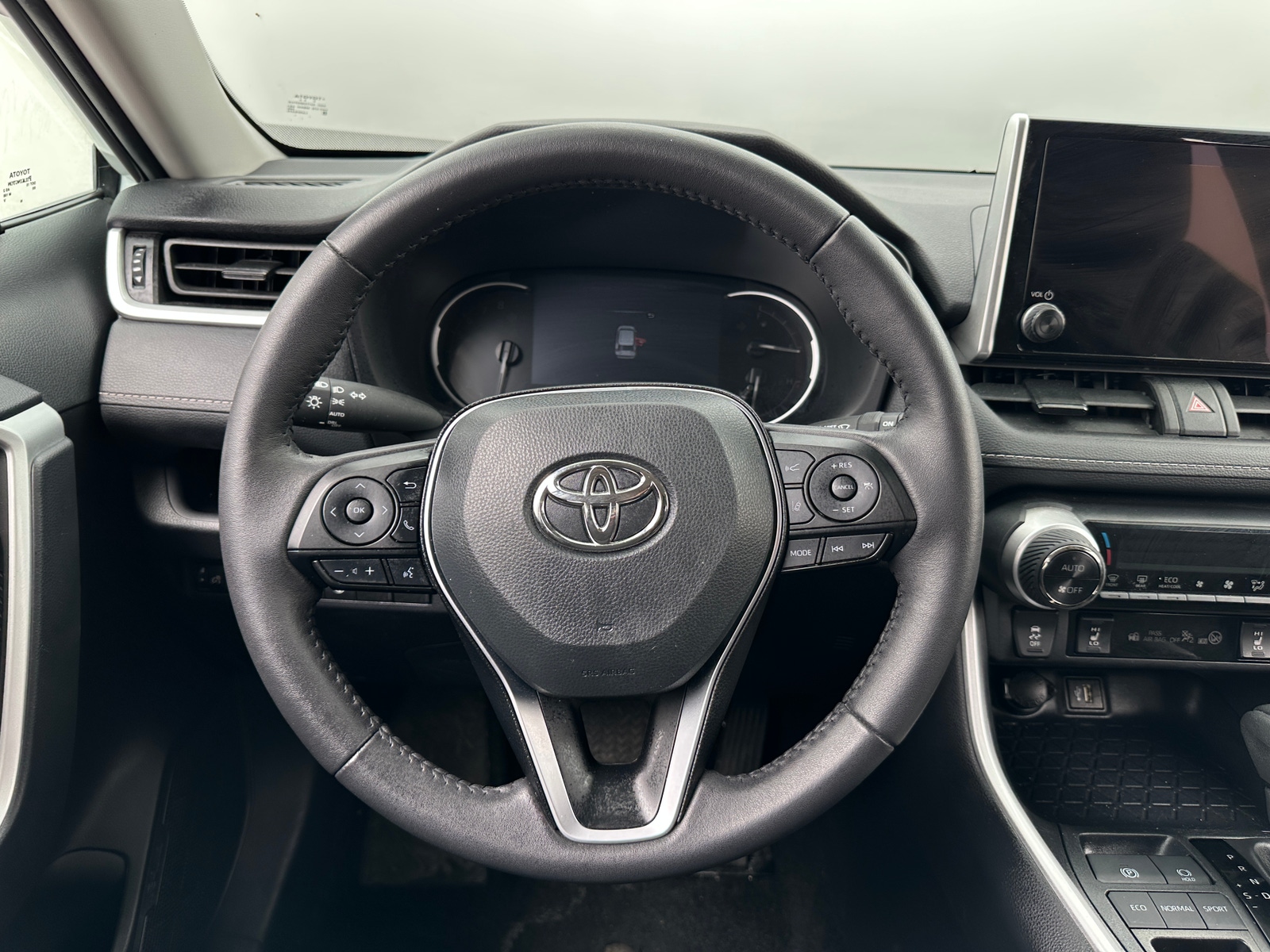 Thumbnail: 2025 Toyota RAV4 - 5