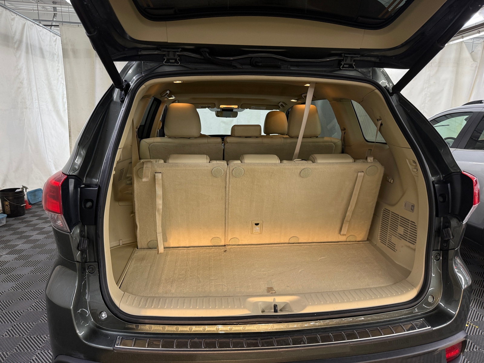 Thumbnail: 2018 Toyota Highlander - 6