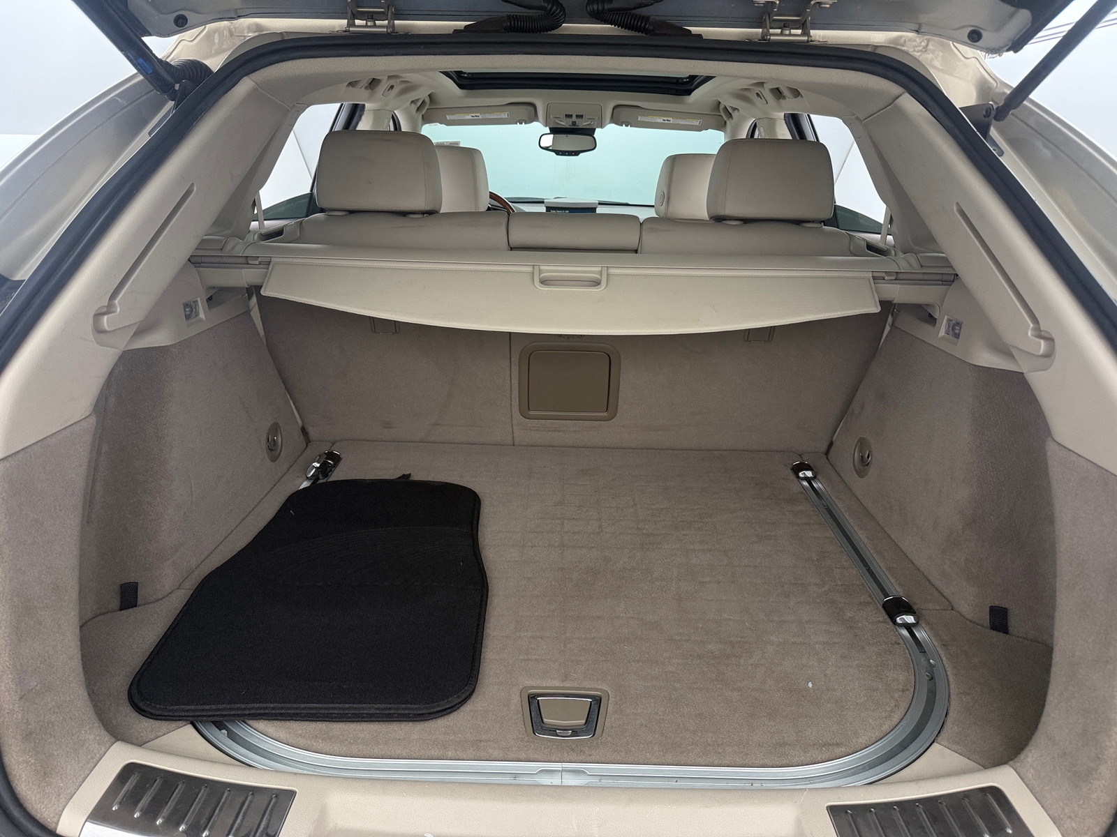 Thumbnail: 2010 Cadillac SRX - 6