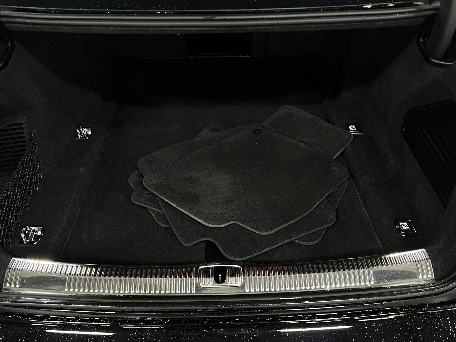 Thumbnail: 2020 Audi S8 - 6