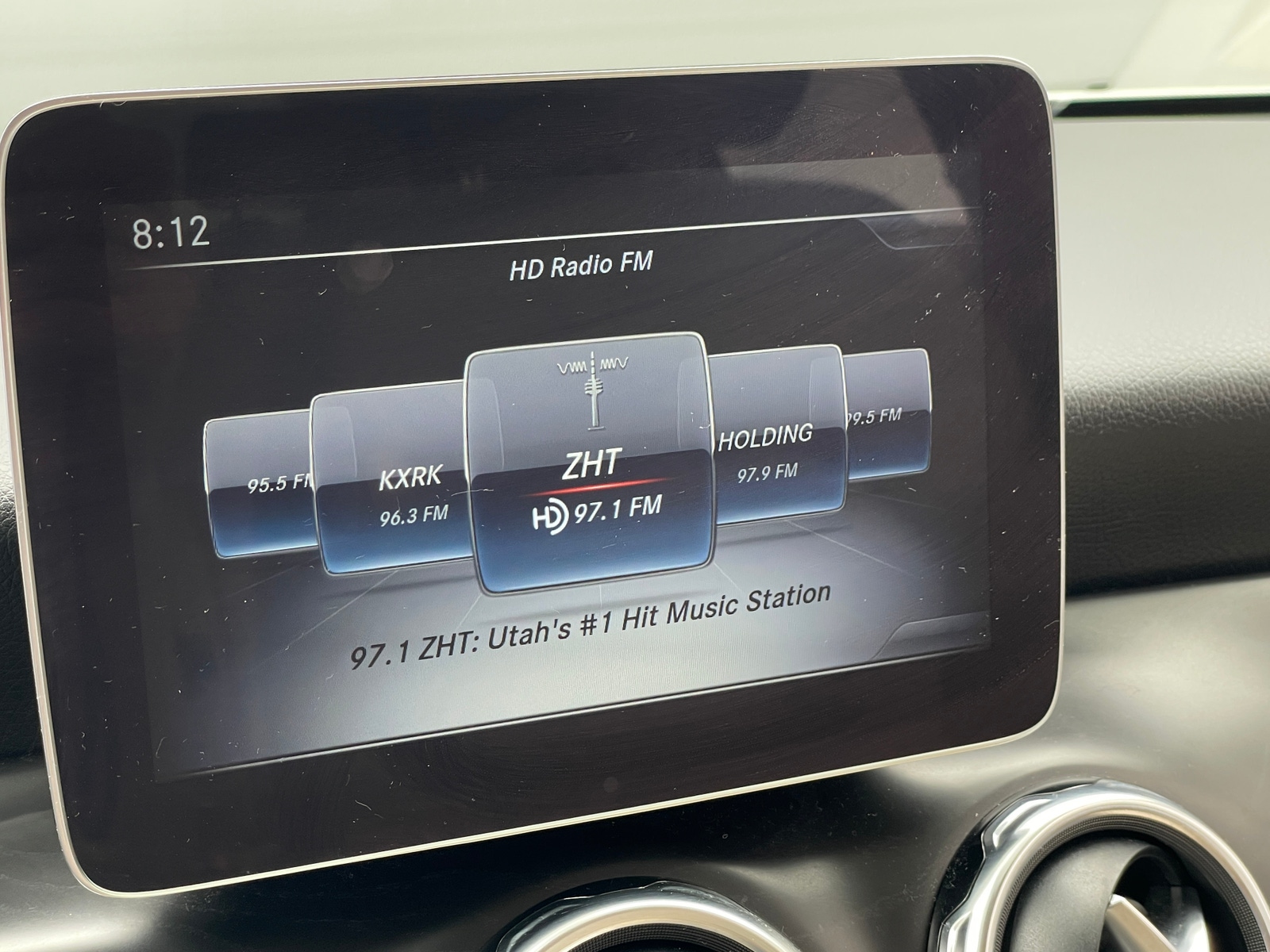 Thumbnail: 2019 Mercedes-Benz GLA - 3