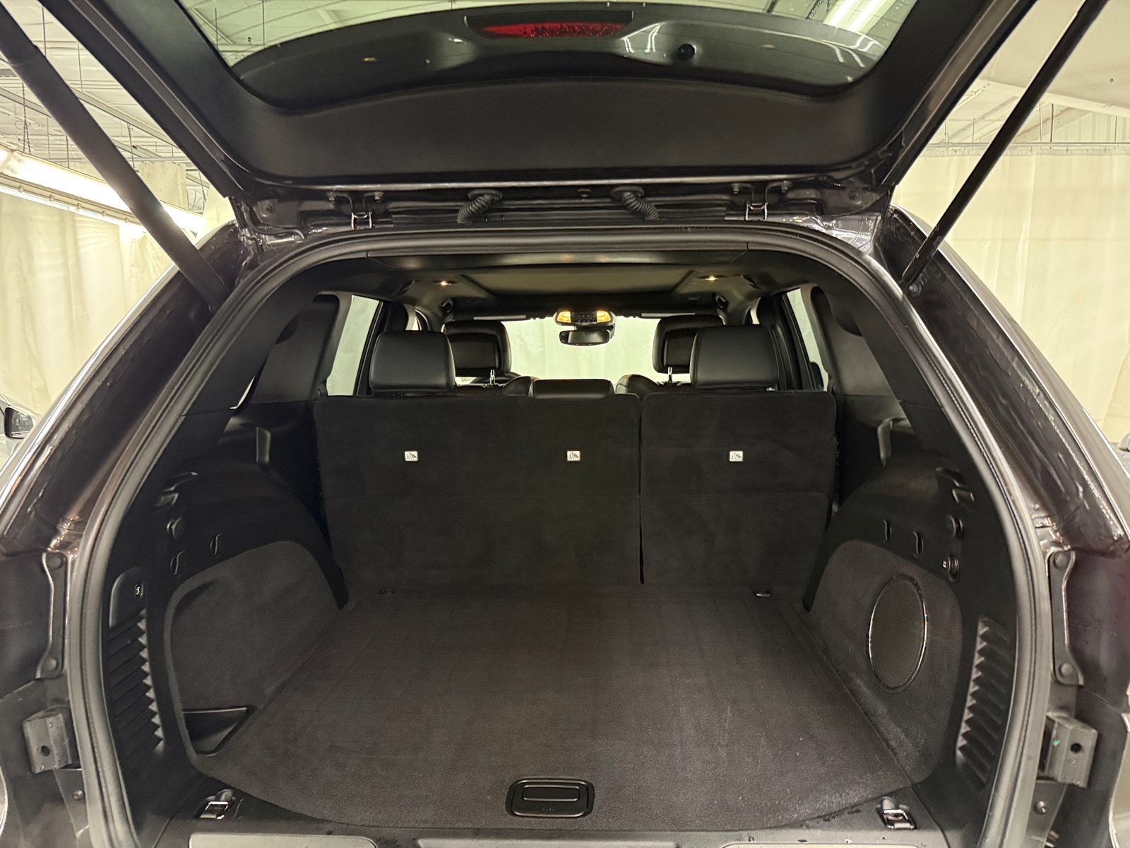 Thumbnail: 2020 Jeep Grand Cherokee - 6