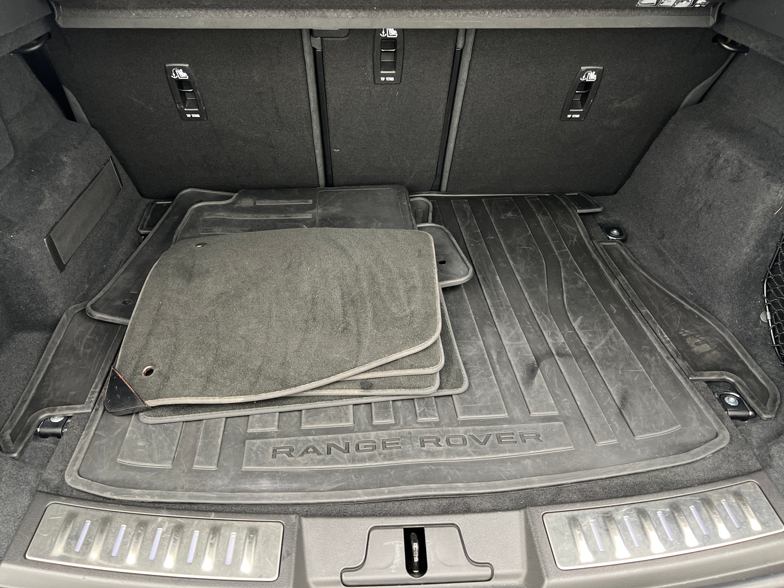 Thumbnail: 2020 Land Rover Range Rover Evoque - 6