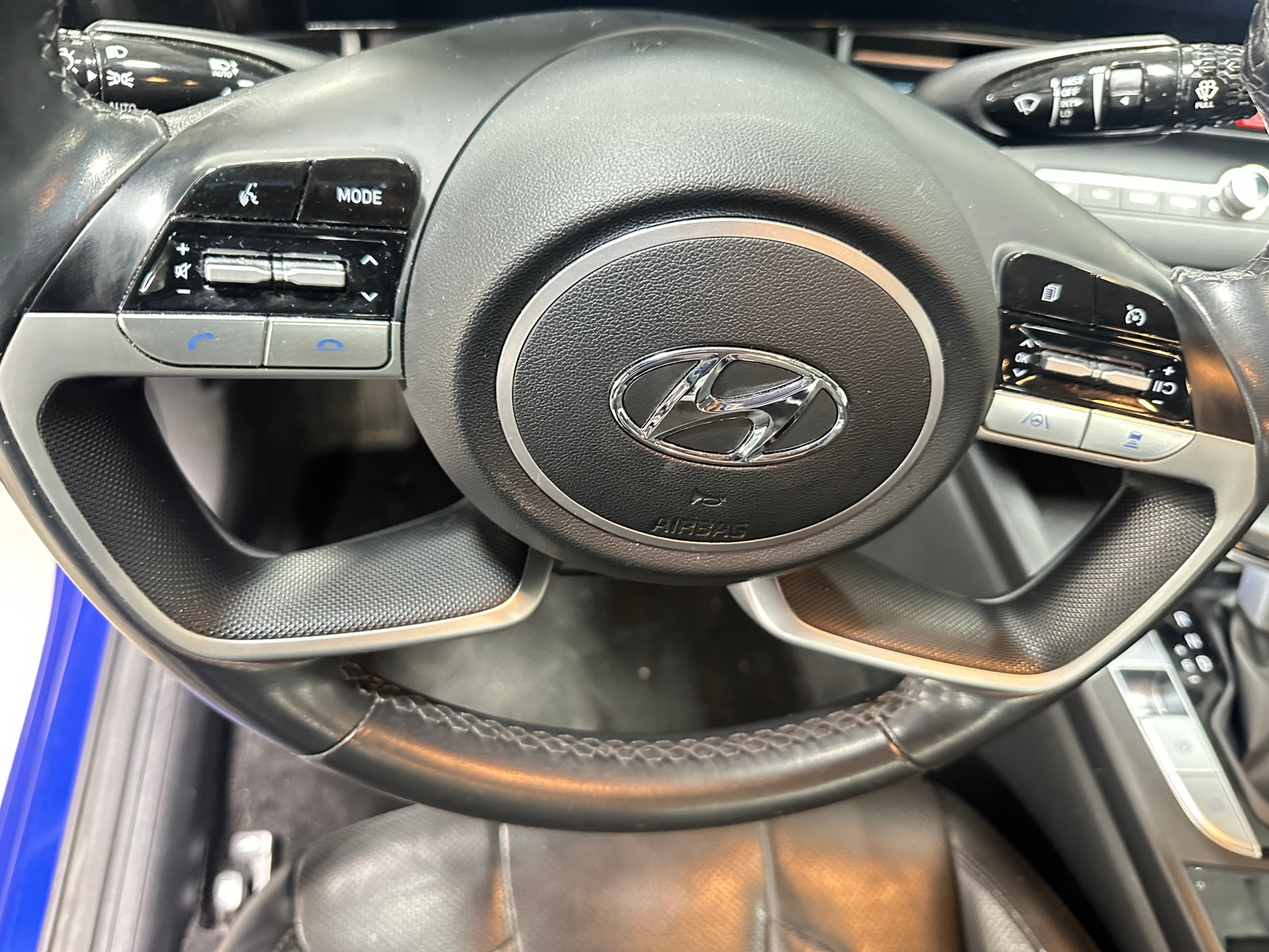 Thumbnail: 2023 Hyundai Elantra - 4