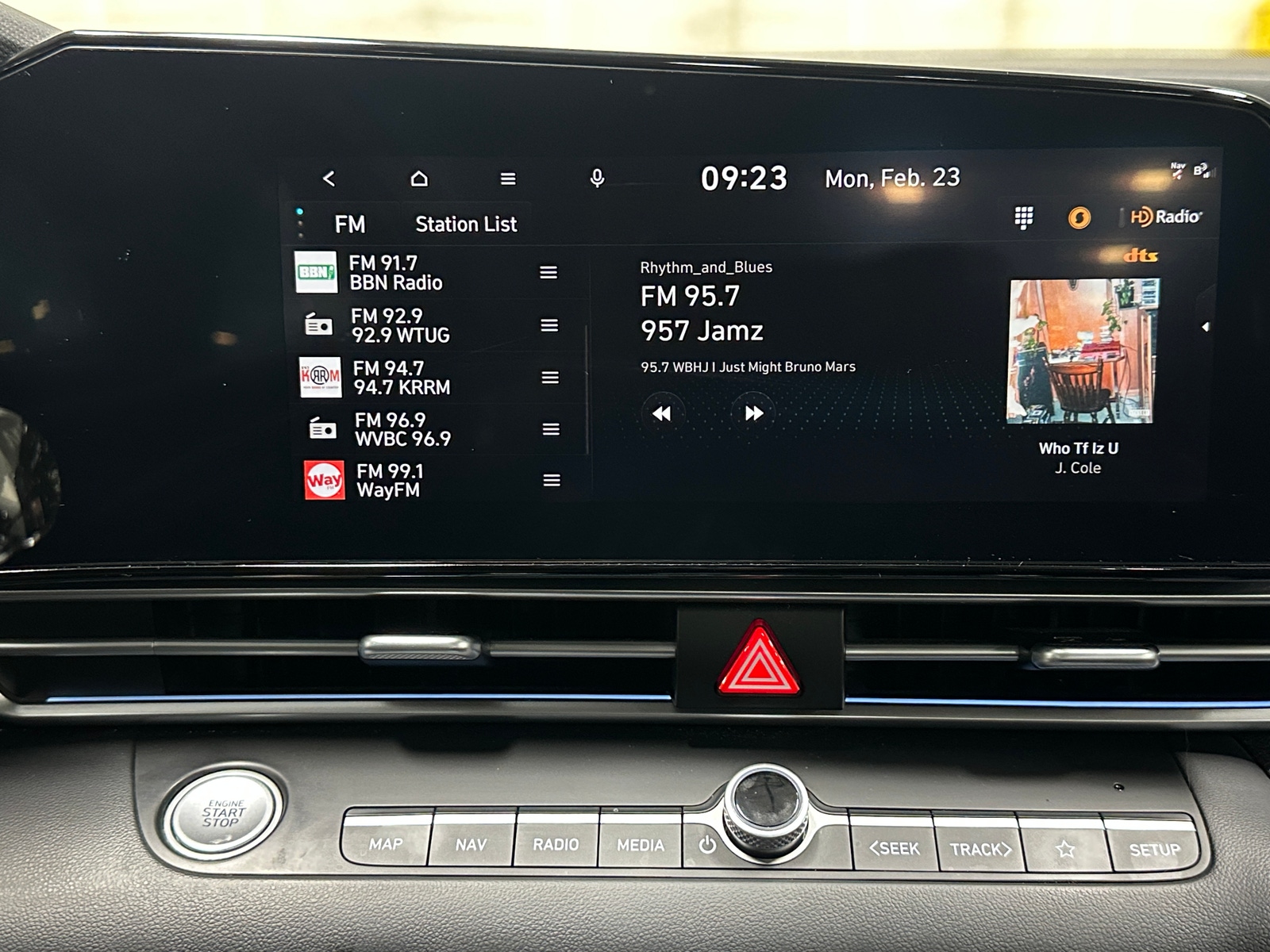 Thumbnail: 2023 Hyundai Elantra - 3