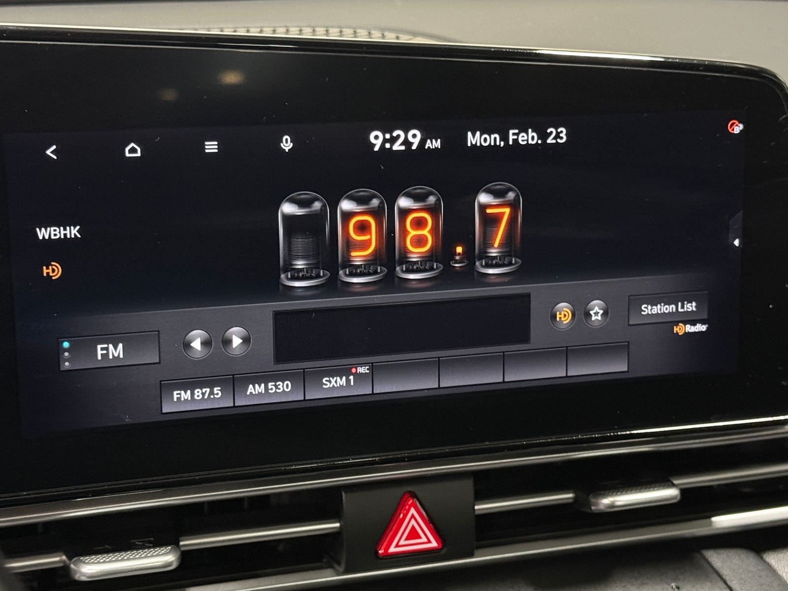 Thumbnail: 2023 Hyundai Elantra - 4