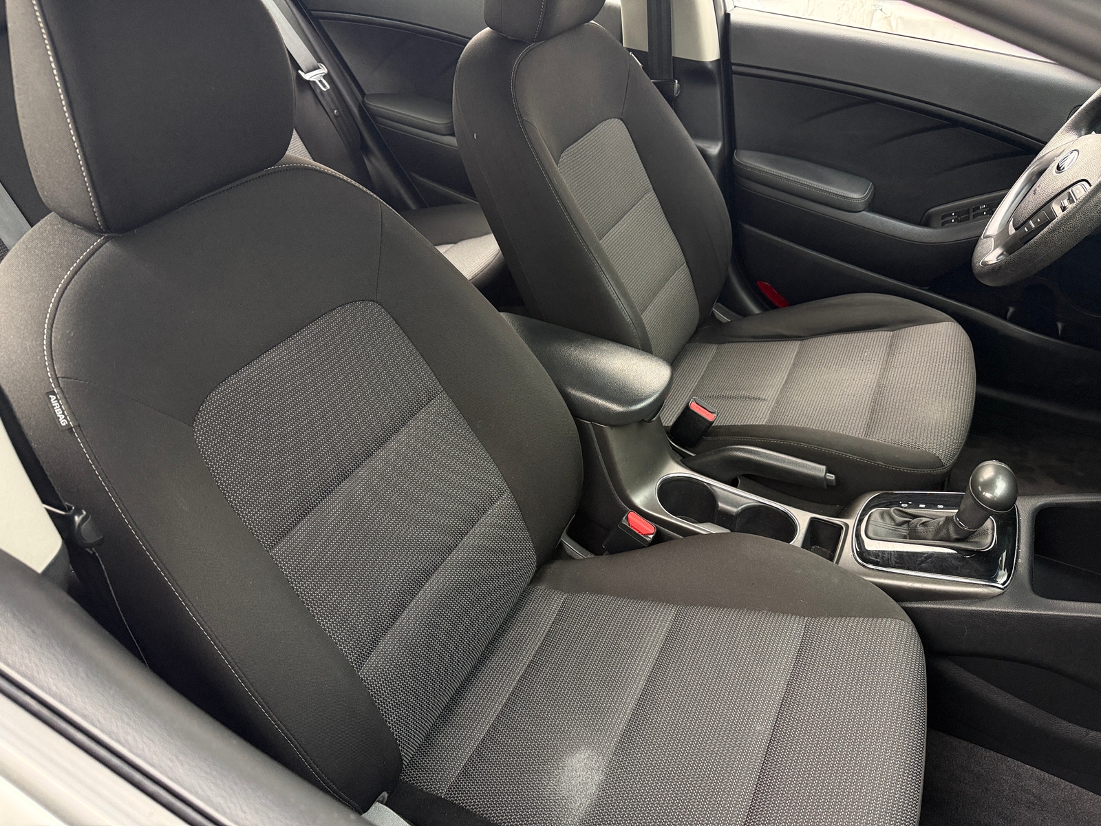 Thumbnail: 2017 Kia Forte - 2