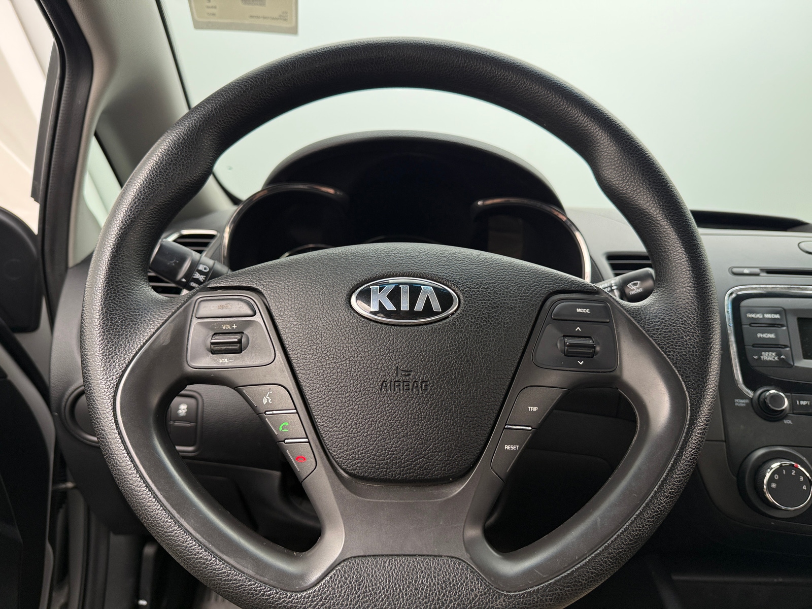 Thumbnail: 2017 Kia Forte - 5