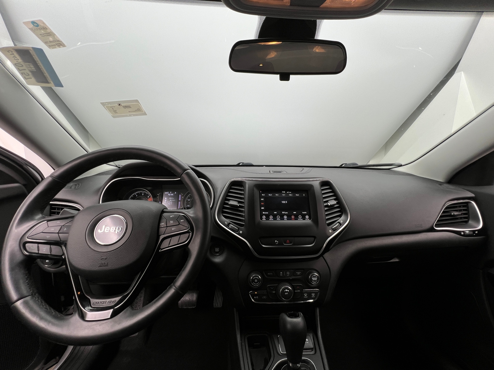 Thumbnail: 2019 Jeep Cherokee - 3