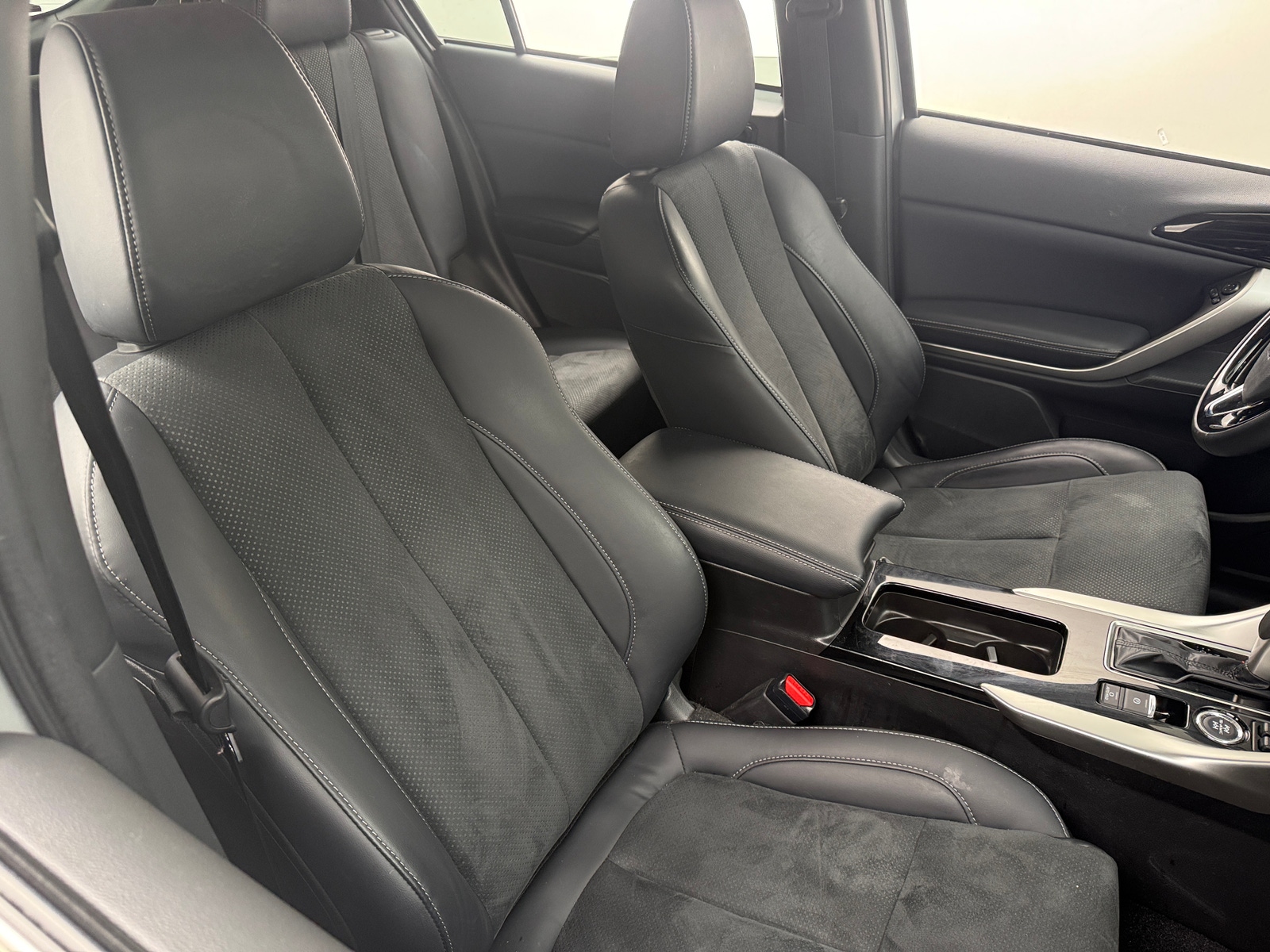 Thumbnail: 2024 Mitsubishi Eclipse Cross - 2