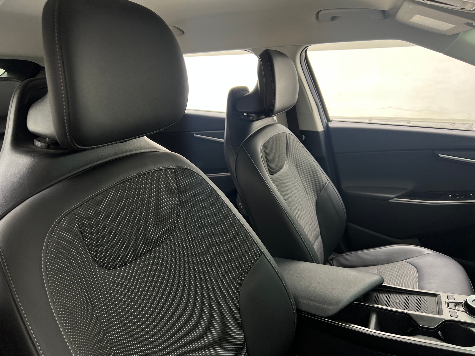 Thumbnail: 2024 Kia EV6 - 2