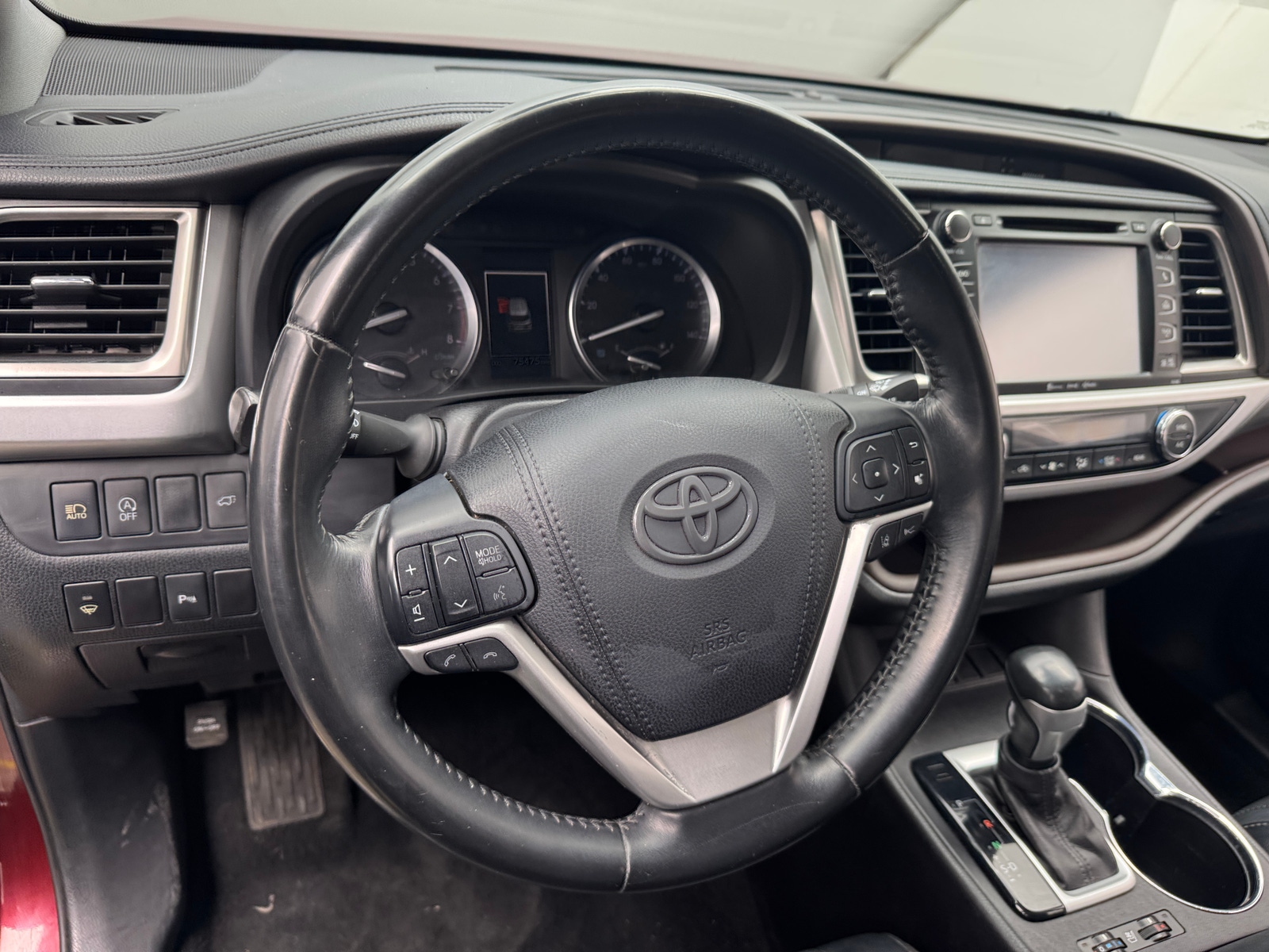 Thumbnail: 2017 Toyota Highlander - 4