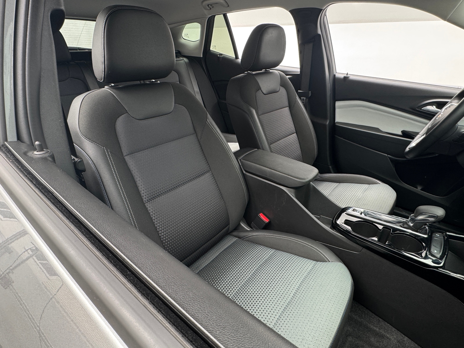 Thumbnail: 2025 Chevrolet Trax - 2