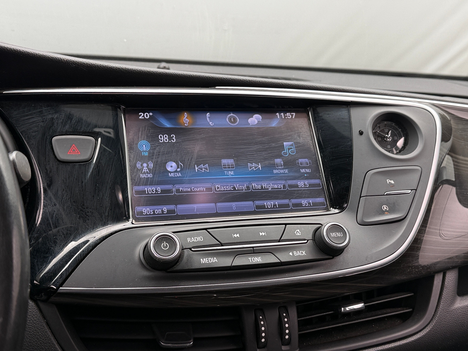 Thumbnail: 2020 Buick Envision - 3