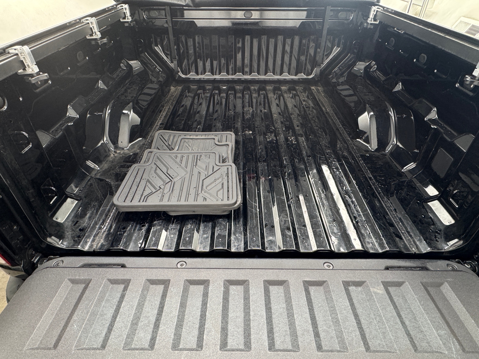 Thumbnail: 2024 Chevrolet Colorado - 7