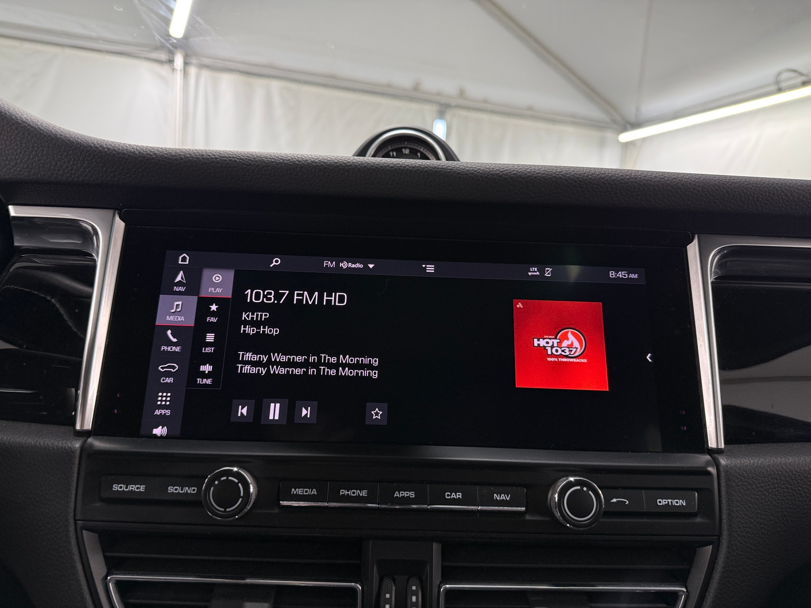 Thumbnail: 2019 Porsche Macan - 3