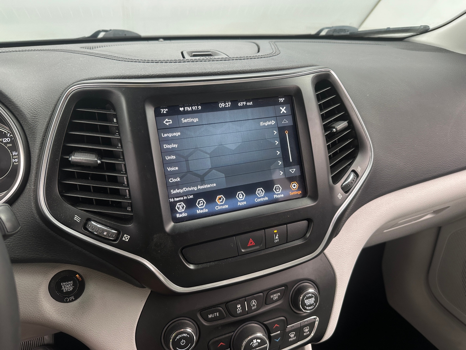 Thumbnail: 2022 Jeep Cherokee - 3