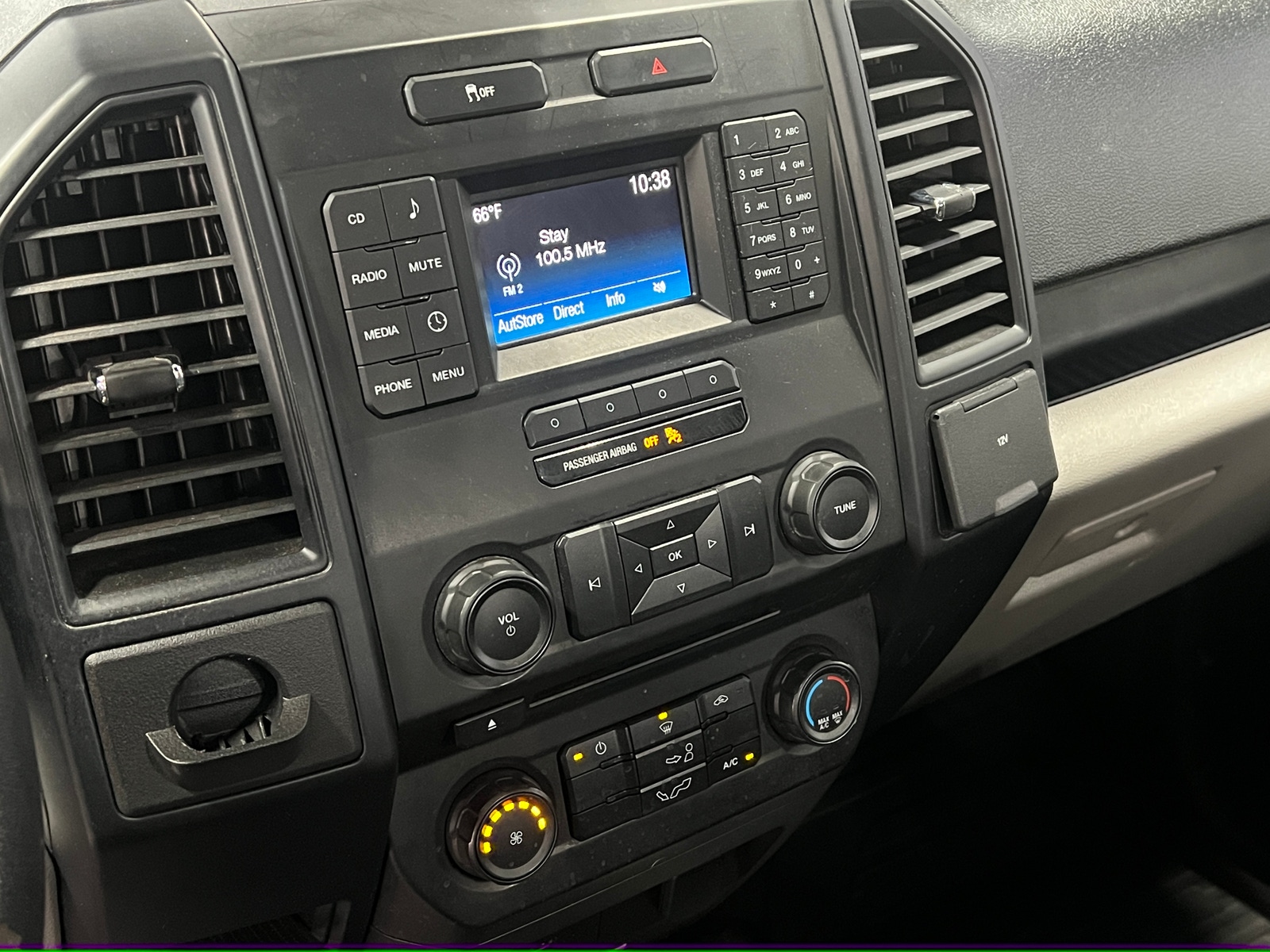 Thumbnail: 2016 Ford Econoline - 4