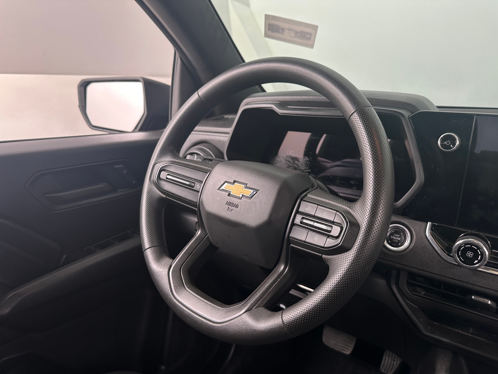 Thumbnail: 2024 Chevrolet Colorado - 5