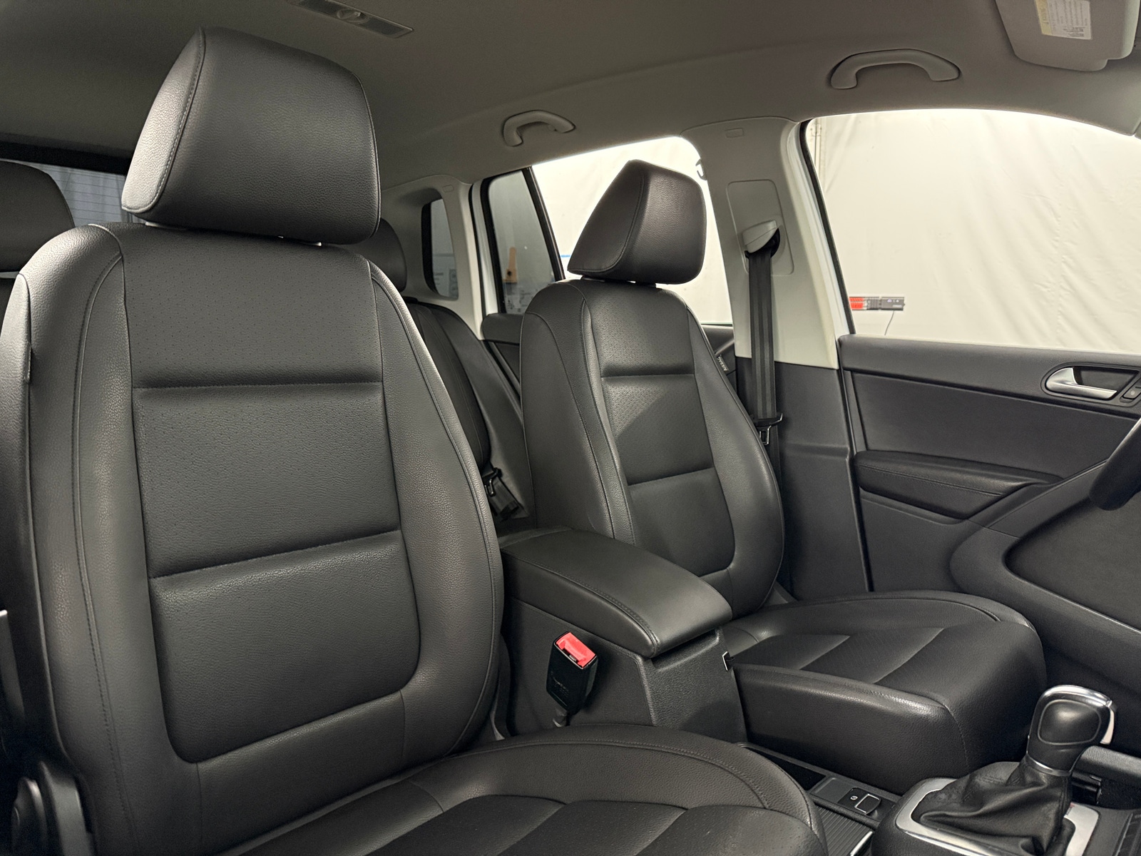 Thumbnail: 2014 Volkswagen Tiguan - 2