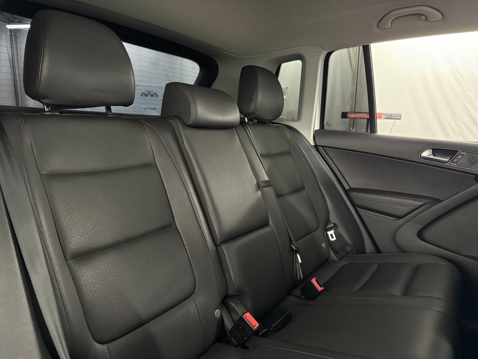 Thumbnail: 2014 Volkswagen Tiguan - 6