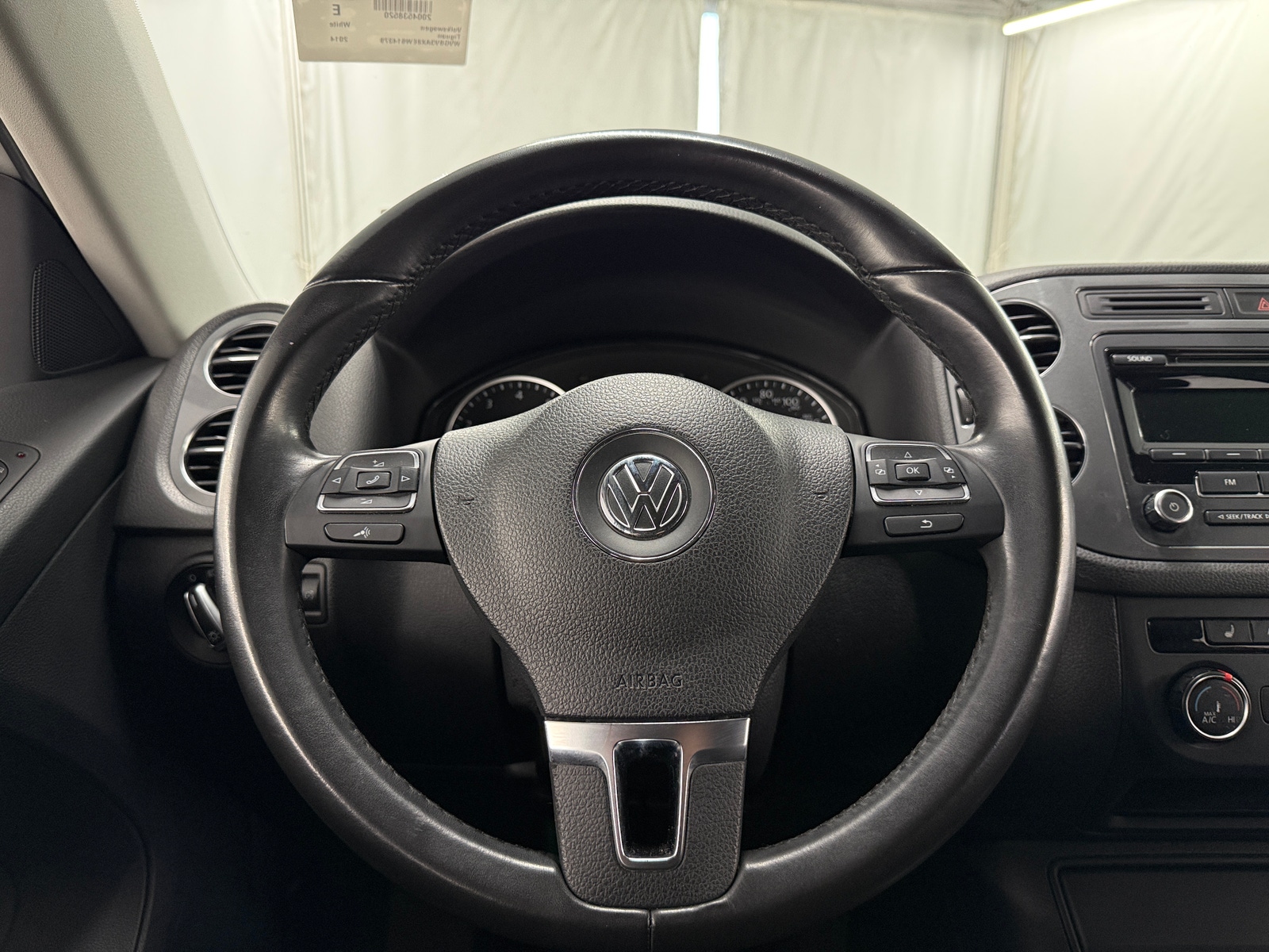 Thumbnail: 2014 Volkswagen Tiguan - 5