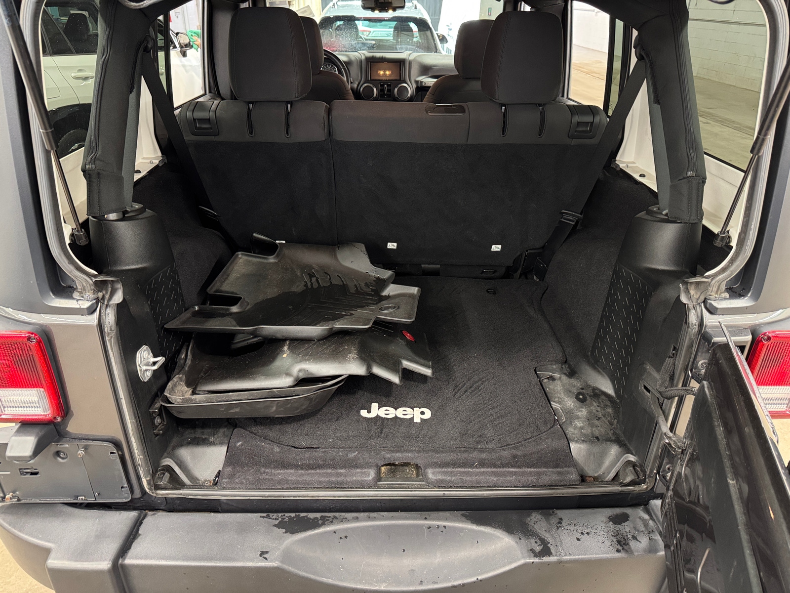 Thumbnail: 2017 Jeep Wrangler - 7