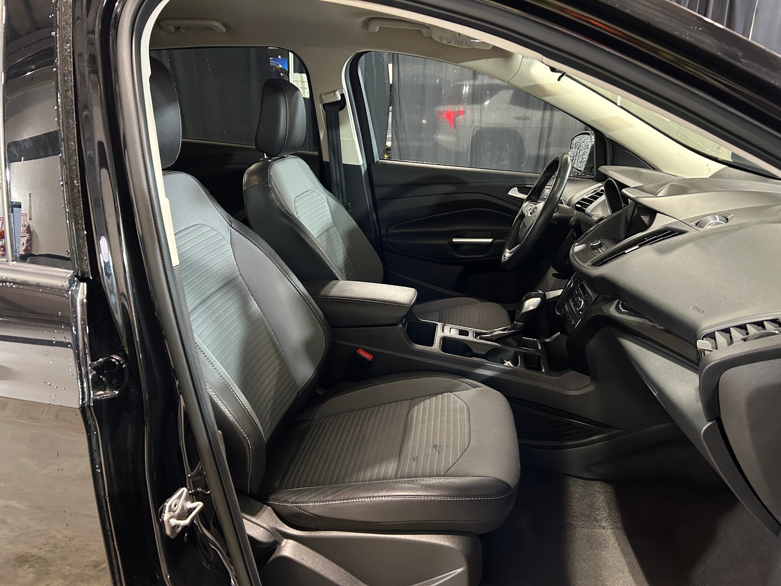 Thumbnail: 2019 Ford Escape - 2