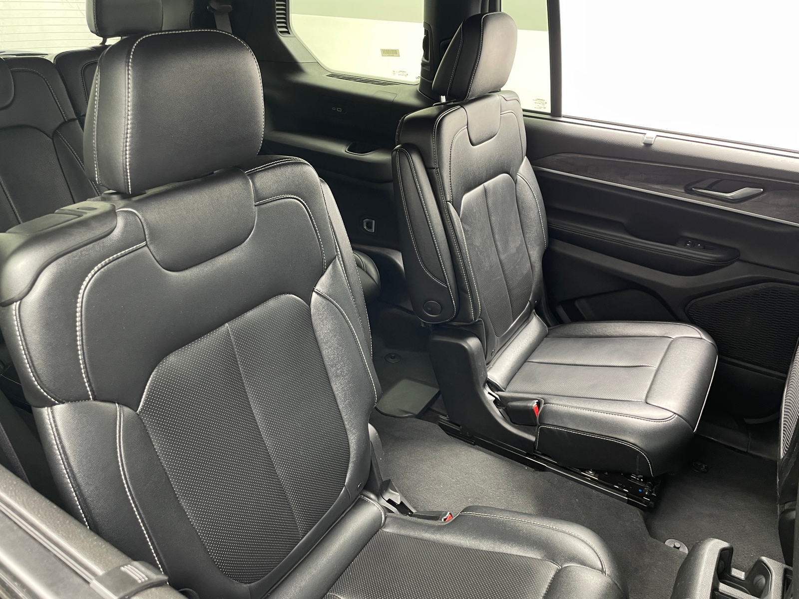 Thumbnail: 2024 Jeep Grand Cherokee L - 5