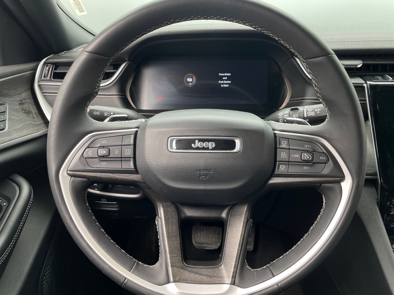 Thumbnail: 2024 Jeep Grand Cherokee L - 4