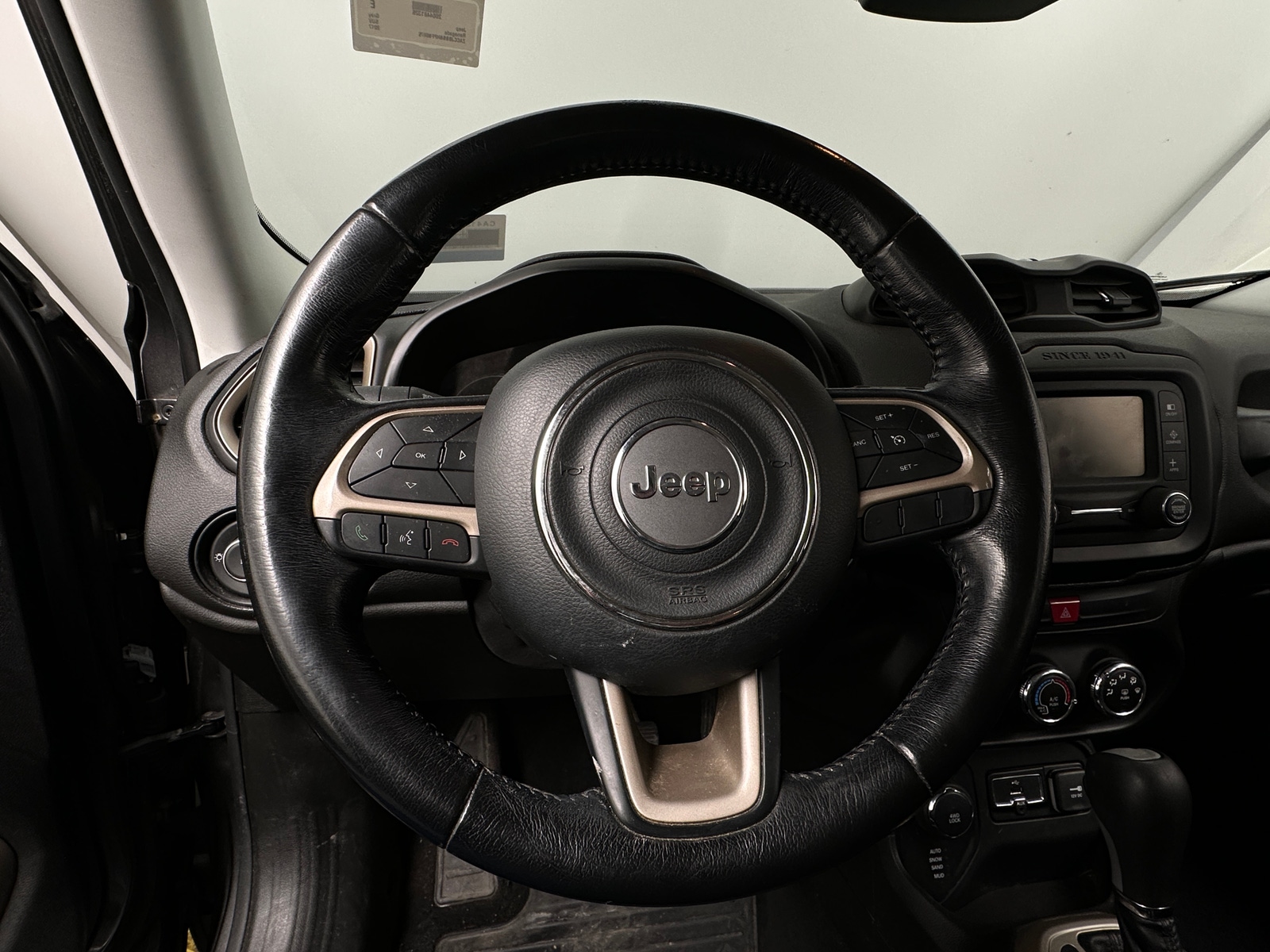 Thumbnail: 2017 Jeep Renegade - 5