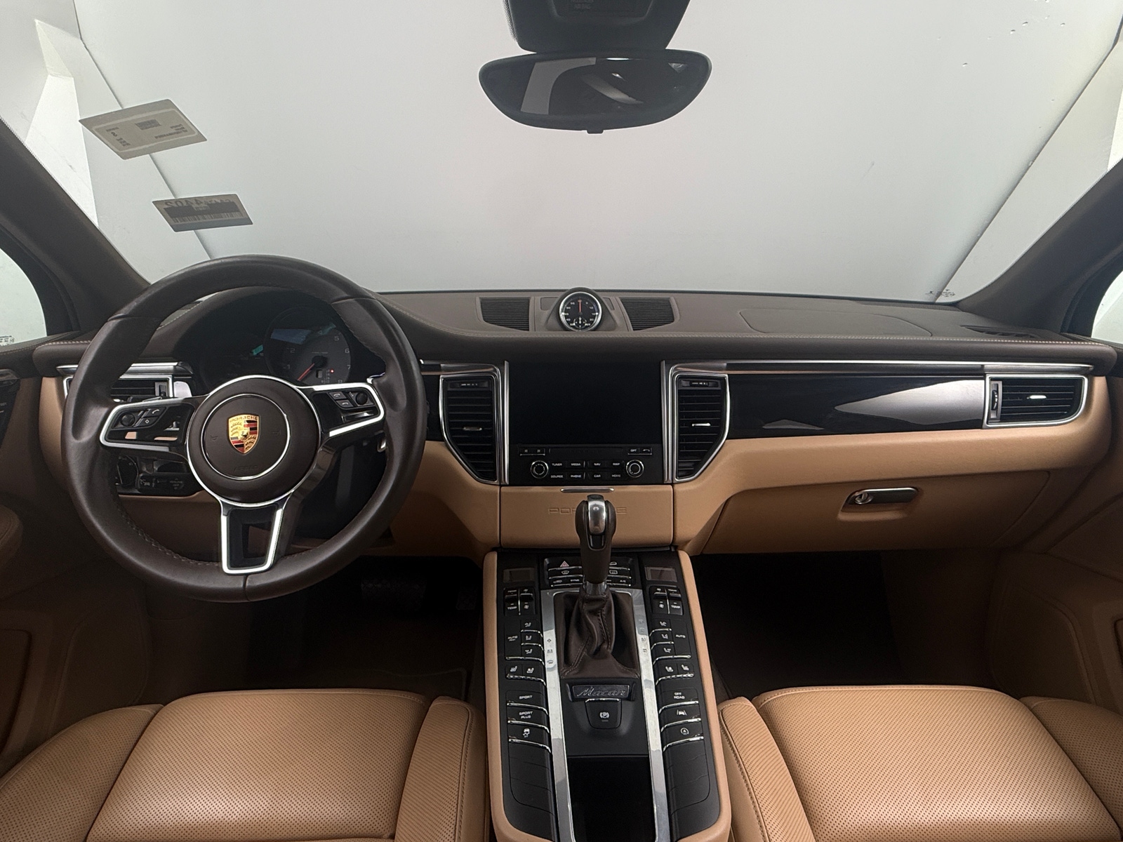 Thumbnail: 2018 Porsche Macan - 2