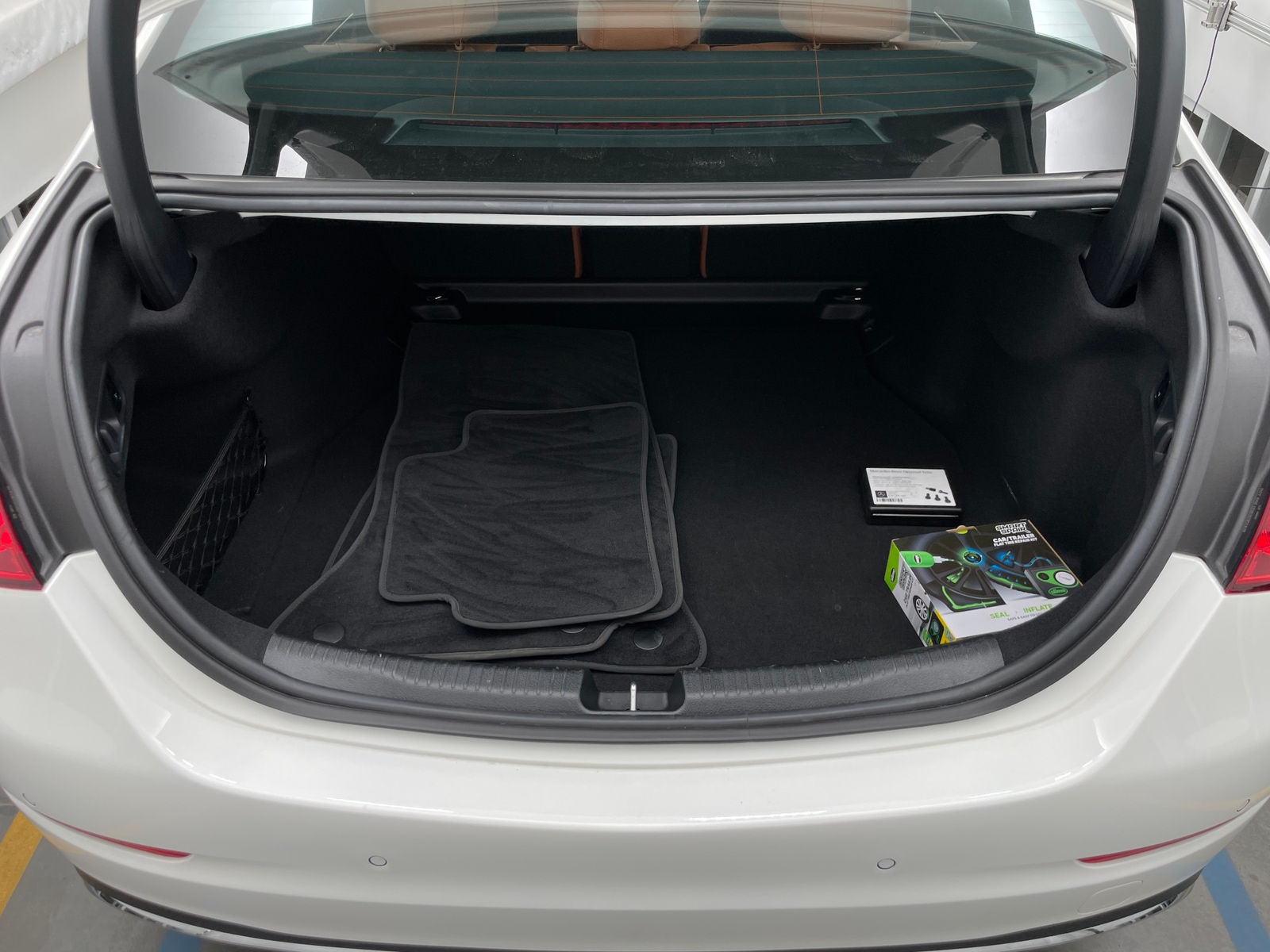 Thumbnail: 2025 Mercedes-Benz C-Class - 6